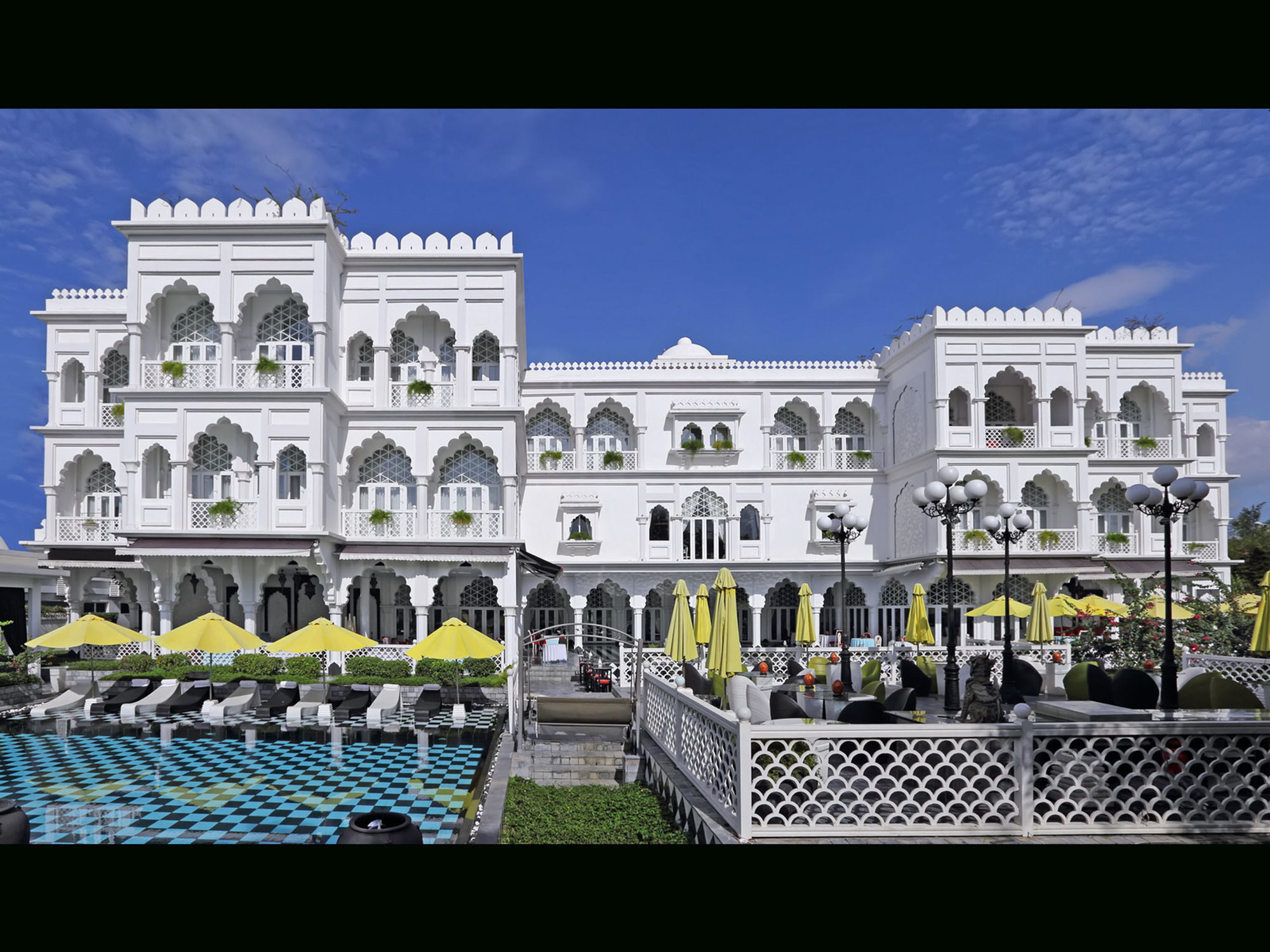 Chloe Gallery Ho Chi Minh City Exterior photo
